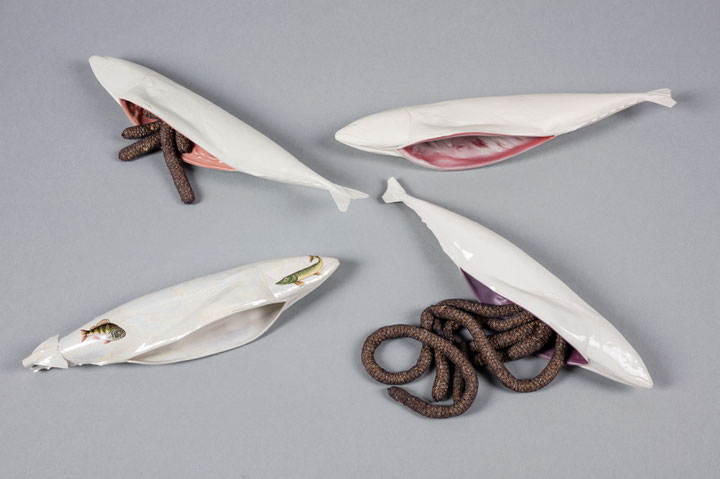 Ingeborg Strobl,  <i>Fische, Keramik, Baumwolle, Körper</i>, 1973 mumok – Museum moderner Kunst Stiftung Ludwig, Schenkung Ingeborg Strobl, 2017 © Bildrecht Wien 2020 Foto: mumok