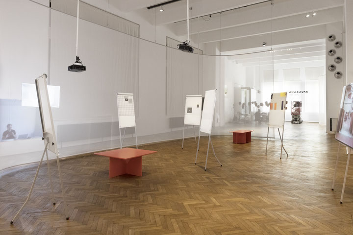 Giulia Bruno und Armin Linke in Zusammenarbeit mit Luc Steels, <i>Sprachagenten</i>, 2018, Ausstellungsansicht <i>Uncanny Values – Künstliche Intelligenz & Du</i>, © MAK/Krista Wissik, Produziert in Kooperation mit dem Haus der Kulturen der Welt, Berlin