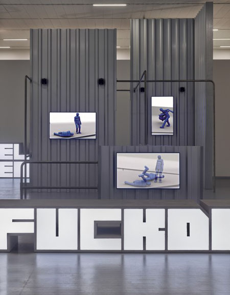 Hito Steyer, <i>Hell Yeah We Fuck Die</i>, 2016, Installationsansich K21, Foto: Achim Kukulies, Kunstsammlung Nordrhein-Westfalen, 2020, (c) VG Bild-Kunst, Bonn, 2020