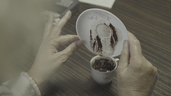 Scene of a coffee divination in Istanbul