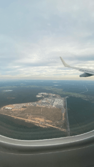 Überflug Grünheide, Foto: Christoph Chwatal