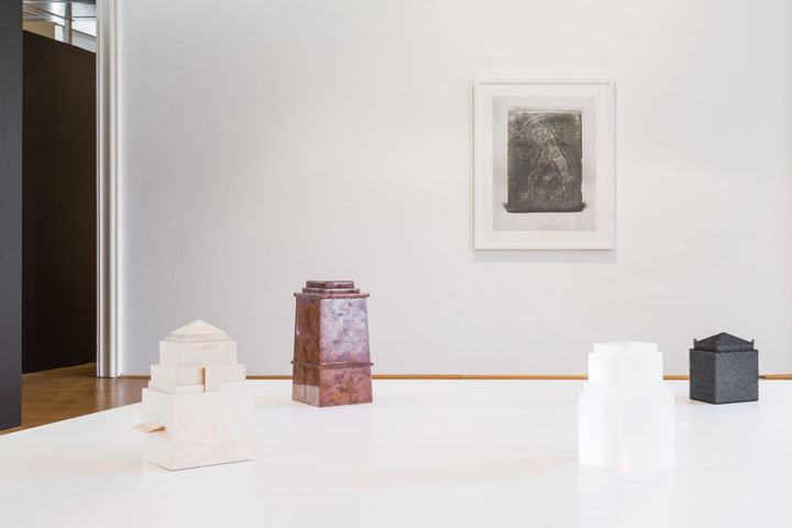 Ádám Albert, <i>Everything is ours!</i>, Ausstellungsansicht (Geldbörse von Miháli Biró), 2018, Foto: © Arion Gábor Kudász, Courtesy: Ádám Albert