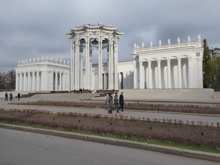 Uzbek Pavilion, today "Pavilion Culture", architect: Polupanov, 1954, photo: Wolfgang Kil