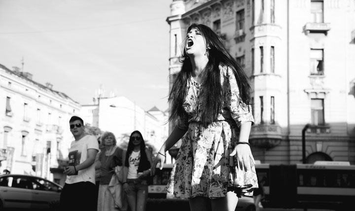 Selma Selman, <i>You Have No Idea, 2016, Performance, Photo: Sasha Tatic, Belgrade 2016, Courtesy: Selma Selman