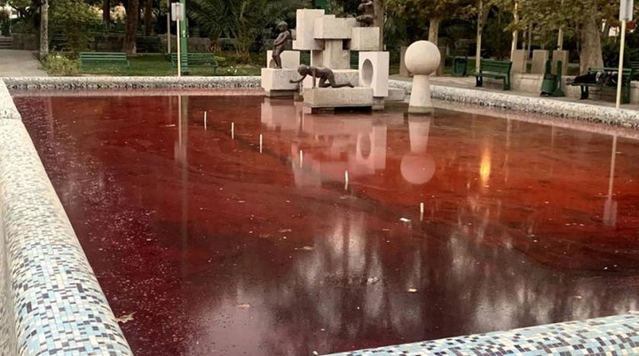 Red colored water in a fountain in Daneshjoo Park(Students' Park), Tehran. Source: Social Media