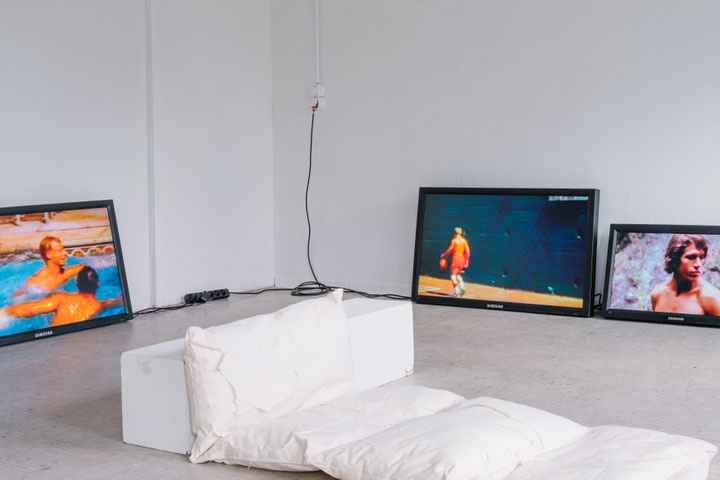 Maggessi/Morusiewicz, <i>there is room to sprawl, time freezes in a sense</i>, installation view, SPEDITION, Bremen, 2023, Photo: Ana Rodríguez Heinlein