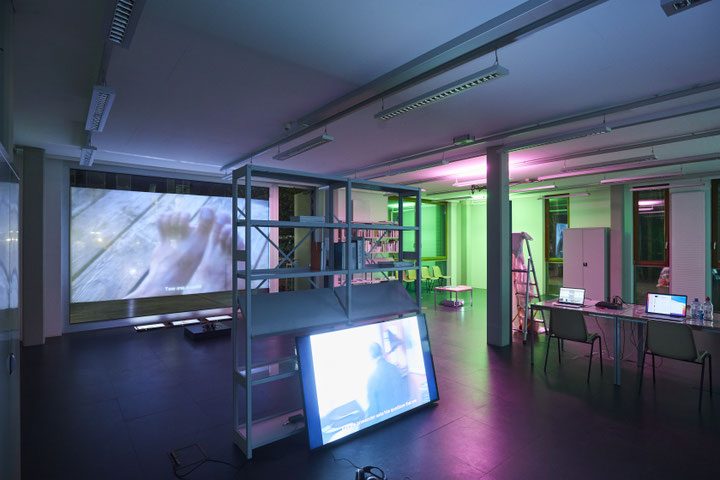 Maggessi/Morusiewicz, <i>Statement #14 | Guilherme Maggessi & Rafał Morusiewicz – Duration Trouble (In the Meantime of a Wormhole #1)</i>, exhibition view, Kunstraum Lakeside, Klagenfurt, 2021, Photo: Johannes Puch