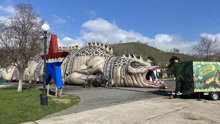 Aleksei Taruts, <i>Undertow</I>, Amusement Park in Kerch, Courtesy: Aleksei Taruts