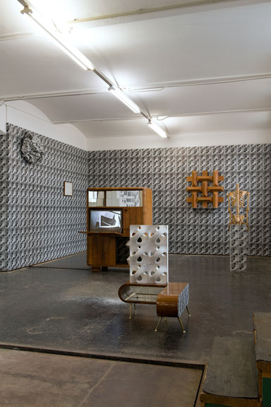 <i>INTÉRIEUR. A Tribute To Erwin Hauer</i> Ausstellungsansicht Clubclub, 2021 Foto: Stefan Lux