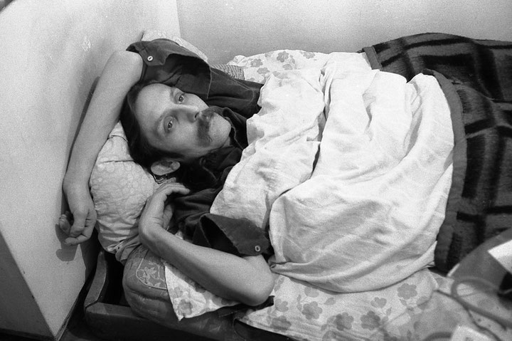 Mladen Stilinović, <i>Artist at Work</i>, 1978, 8 black and white photographs, 30 x 40 cm, (details), courtesy: Branka Stipančić, Zagreb